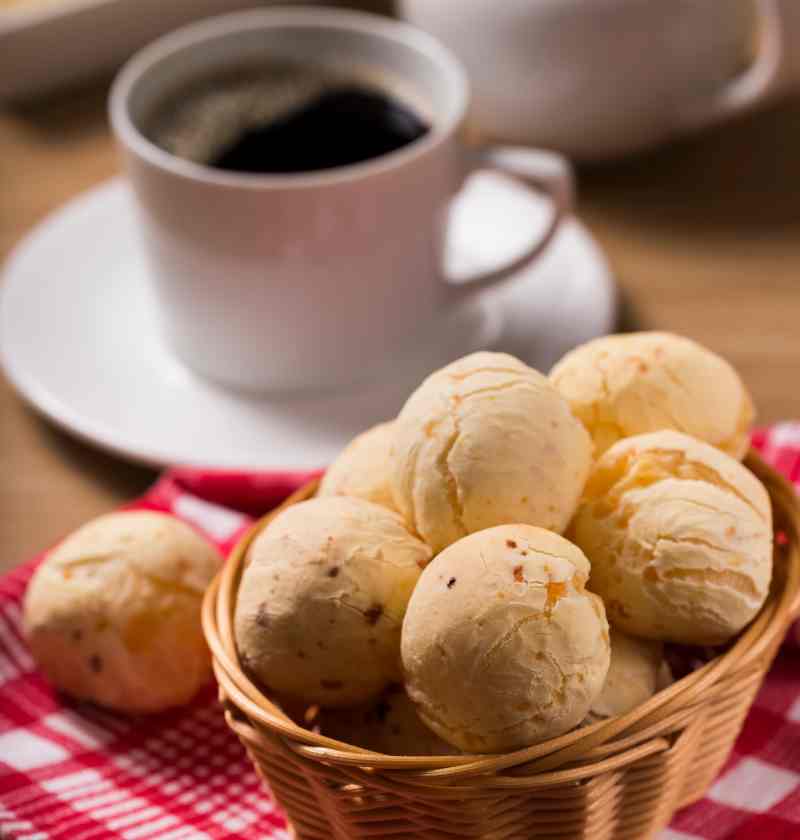 Pão de Queijo com Creme de Leite